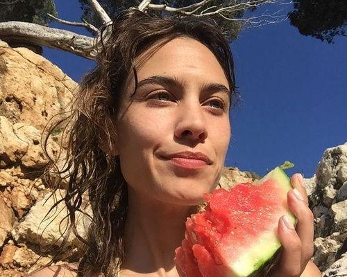 留学圈吃瓜娱乐圈吃瓜,留学圈与娱乐圈的跨界吃瓜大揭秘